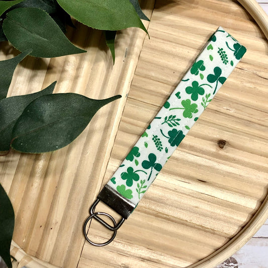 White Clover Print Fabric Wristlet Keychain, Key Fob