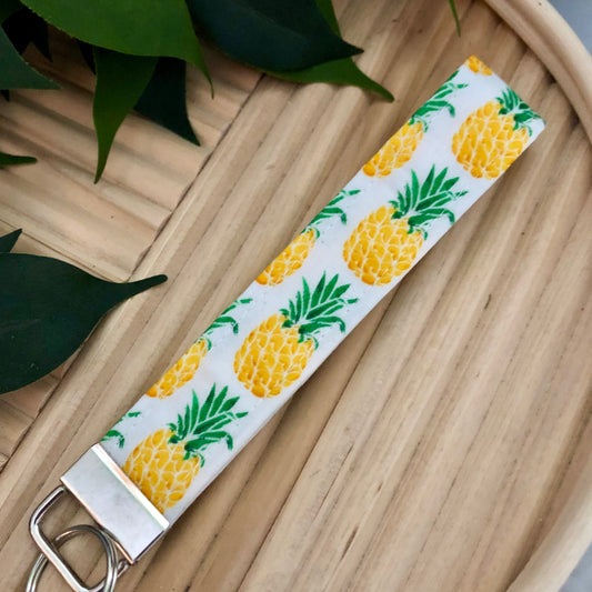 Classic Pineapple Print Fabric Wristlet Keychain, Key Fob