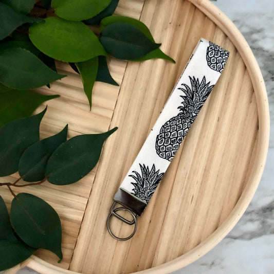 Black and White Pineapple Print Fabric Wristlet Keychain, Key Fob