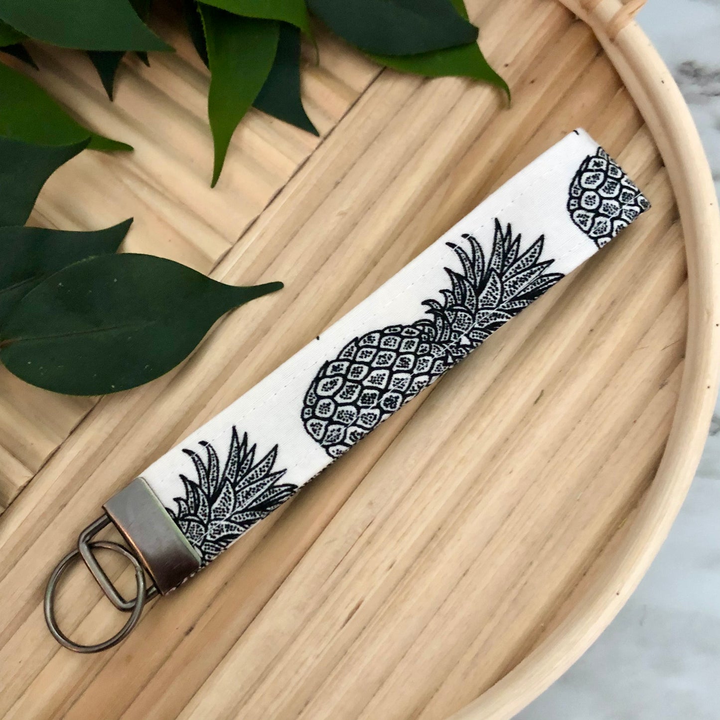 Black and White Pineapple Print Fabric Wristlet Keychain, Key Fob