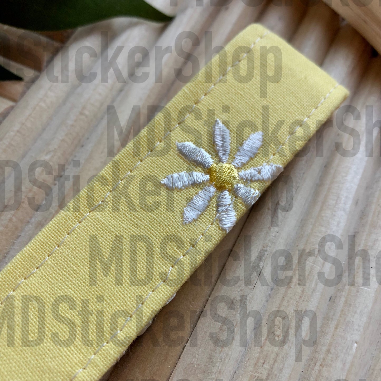 Yellow Embroidered Daisy Print Fabric Keychain